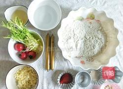 桂花火腿肠披萨的做法图解1