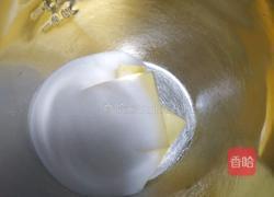红丝绒蛋糕的做法图解2
