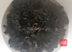 凉拌木耳的做法图解1