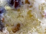 牛奶银耳桃胶莲子羹的做法[图]