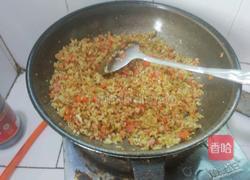 香肠黄金鸡肉炒饭的做法图解13