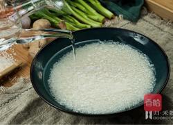 黄金锅巴不用愁，珐琅锅版『肉饼咸蛋煲仔饭』，胃口大开！的做法图解2
