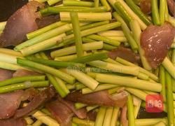 酱肉炒蒜苗的做法图解4