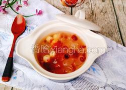 桃胶莲子银耳羹（美容养颜)