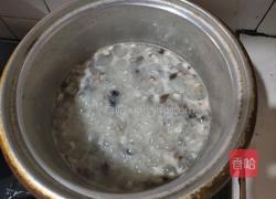 皮蛋瘦肉粥的做法图解8