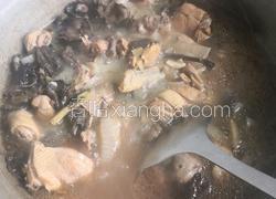 香菇炖鸡汤