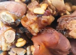 黄豆焖猪蹄