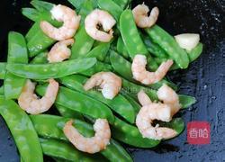 荷兰豆炒虾仁的做法图解7