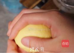 蛋黄酥：过节必备，香香酥酥超解饿！的做法图解8