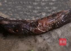 荷兰豆炒腊肠的做法图解1