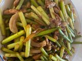 蒜苔炒肉丝