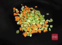胡萝卜炒豆子的做法图解2