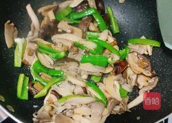 平菇炒肉的做法图解4
