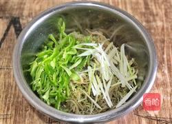 凉拌绿豆芽的做法图解4