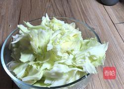 煸炒包菜的做法图解1