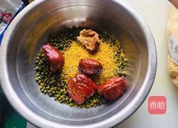 无糖糯小米绿豆红枣养生粥的做法图解2