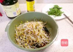 凉拌绿豆芽的做法图解2