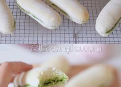 身形迷你的软式抹茶夹馅法国面包