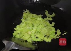 苦瓜炒鸡蛋的做法图解8