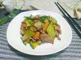 黄瓜胡萝卜炒肉片