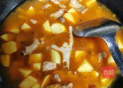 家常简单版土豆烧排骨鸡脚的做法图解5