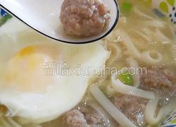 肉丸子鸡蛋热汤面