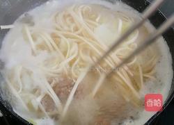肉丸子鸡蛋热汤面的做法图解7