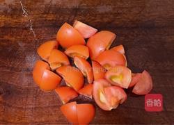 金针菇番茄汤的做法图解1