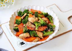 西兰花胡萝卜炒鸡胸肉