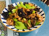 木耳西芹炒过油肉