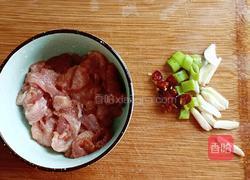 秋葵炒肉的做法图解3