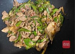 辣椒炒土猪肉的做法图解4