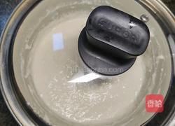 自制蓬松劲道韭菜饼的做法图解2