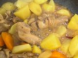 土豆胡萝卜闷鸡腿