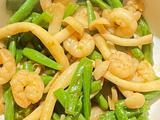 开始尝试地中海饮食的第2天丨虾仁海鲜菇四季豆一锅炒的做法[图]
