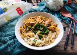 土豆肉丝拌面-神奇的面粉