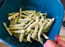 素版干煸四季豆的做法图解1