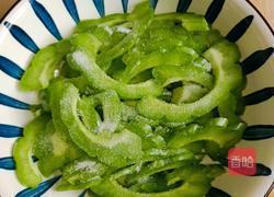 苦瓜炒蛋的做法图解3