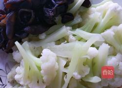 花菜木耳炒肉的做法图解6