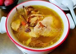 七彩菌煲鸡汤