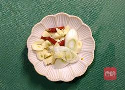 手撕包菜的做法图解1