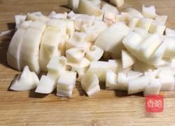 酸笋炒藕丁的做法图解1