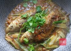 大葱鲫鱼的做法图解10