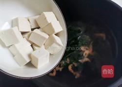 裙带菜鸡蛋豆腐汤的做法图解7