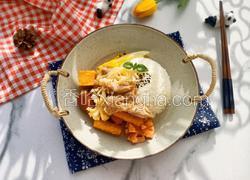 酸汤肉片丸子盖浇饭