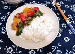 圆椒肉片盖浇饭