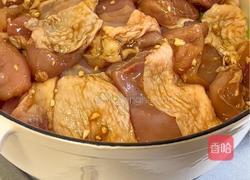 解锁厨房新魔法！无水鸡肉蔬菜锅把鲜掉眉毛的美味端上餐桌！的做法图解4