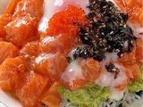 三文鱼牛油果拌饭的做法[图]