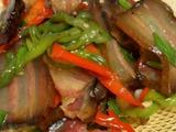 青红椒炒蔡陈记平武腊肉