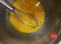 戚风蛋糕（8寸一个或者6寸两个）的做法图解4